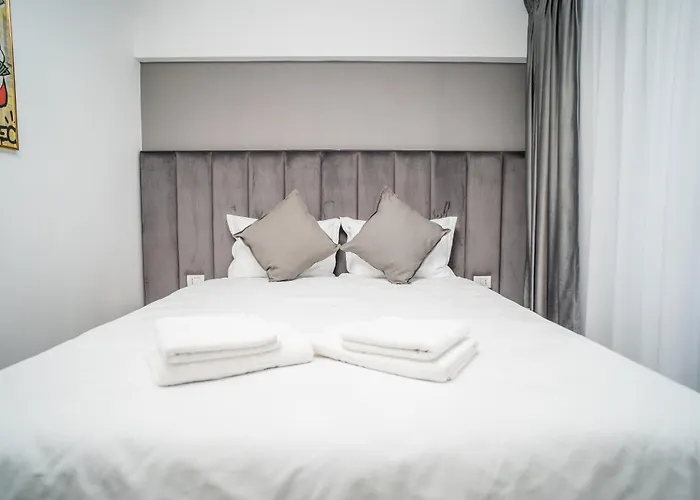 Top Location - Contemporary Parliament View - 2Br