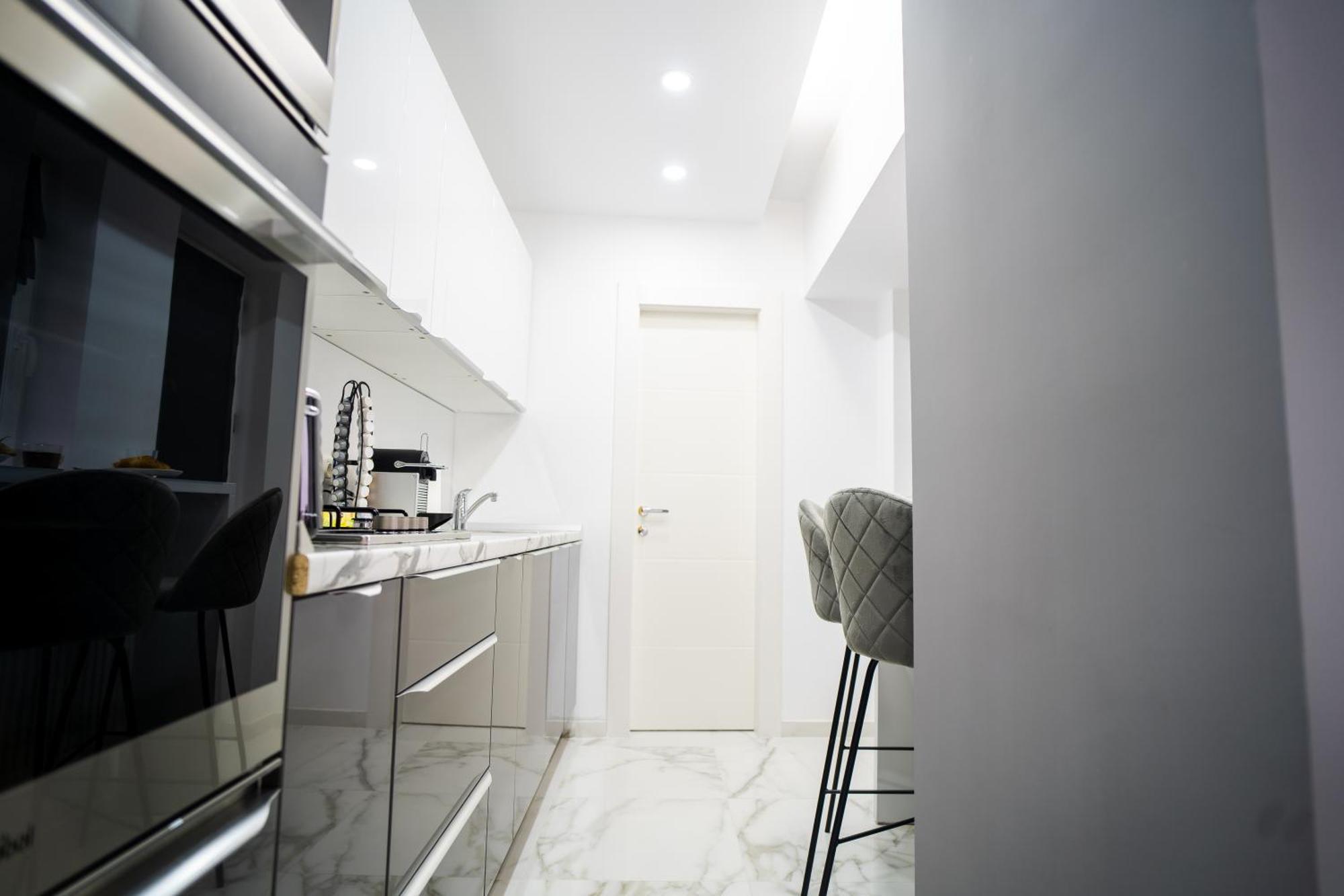 Apartment Location - Contemporary Parliament View - 2br Bucharest
