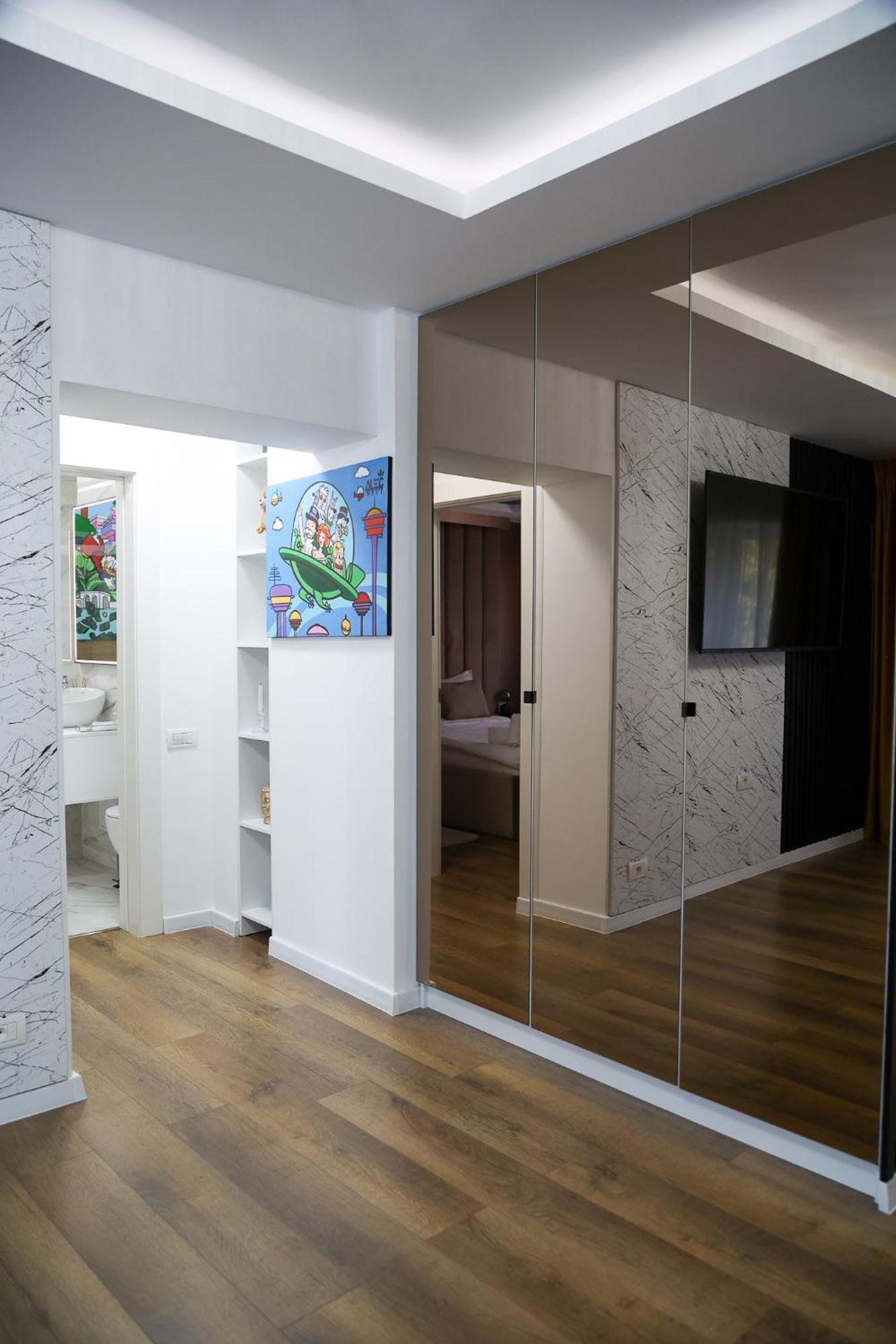Location - Contemporary Parliament View - 2br Bucharest